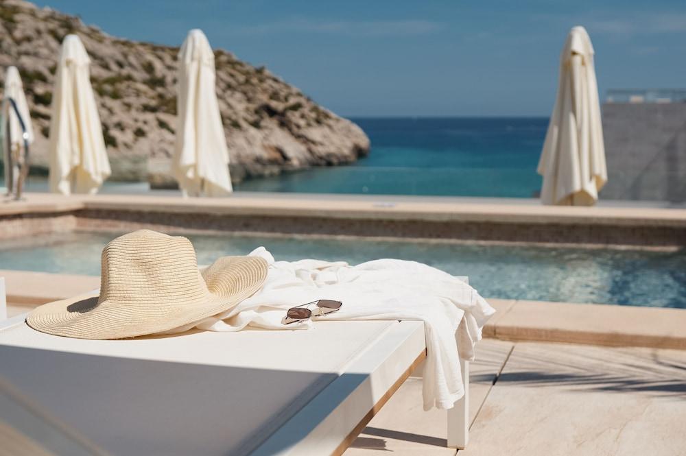 Hoposa Niu Hotel Cala de Sant Vicenc Buitenkant foto