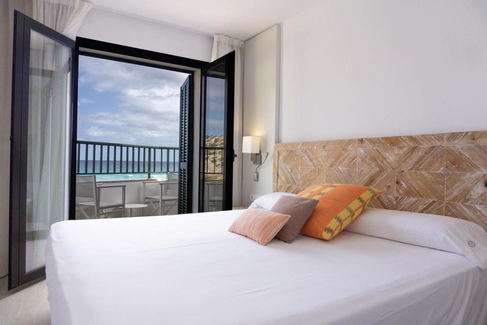 Hoposa Niu Hotel Cala de Sant Vicenc Buitenkant foto