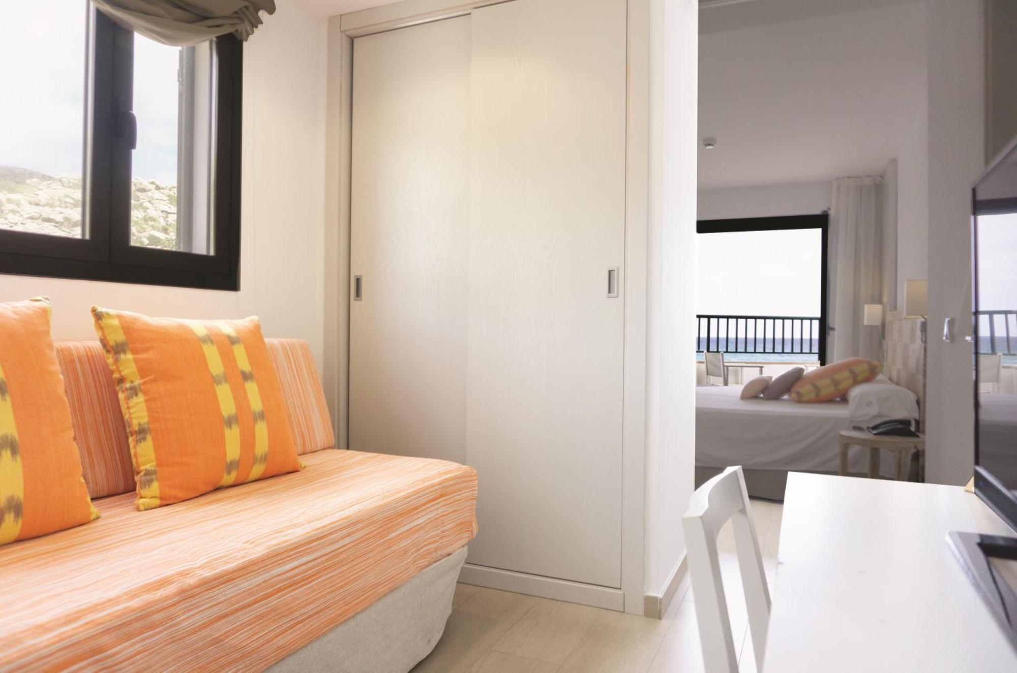 Hoposa Niu Hotel Cala de Sant Vicenc Buitenkant foto
