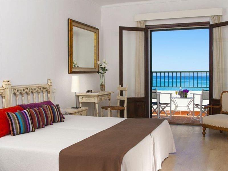 Hoposa Niu Hotel Cala de Sant Vicenc Buitenkant foto
